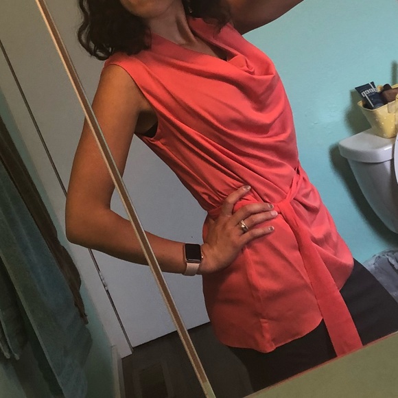 Sophisticated Blouse 😘 - Picture 1 of 7
